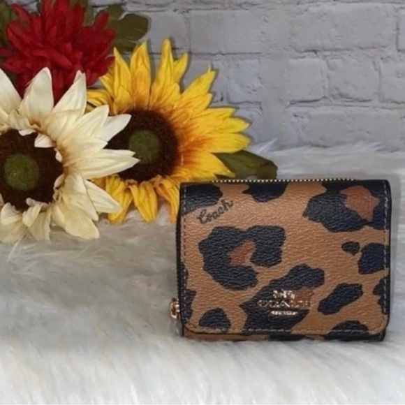 Coach TRIFOLD Leopard Wallet 🐆 LAST 2🐆 - Picture 1 of 4